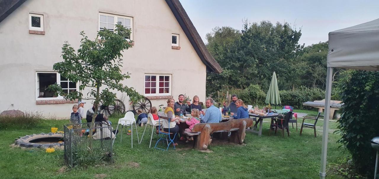 Apartment Kliemkiker, Naehe Binz In Traumhafter Alleinlage Zirkow Exterior foto